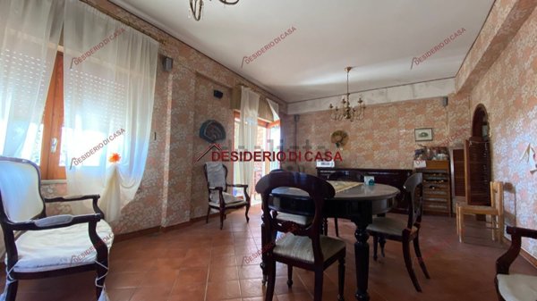 casa indipendente in vendita a Carini in zona Piraineto