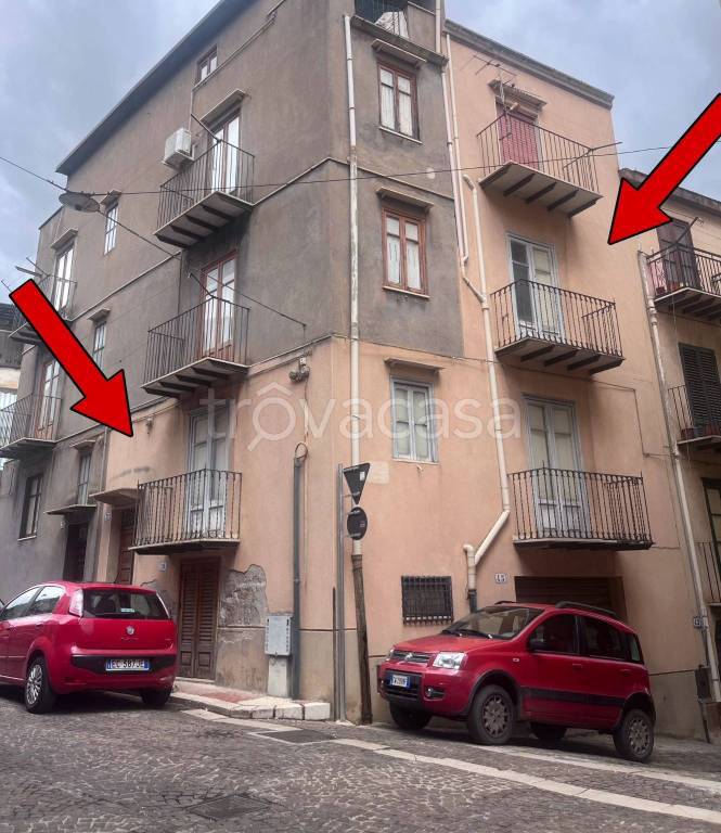 casa indipendente in vendita a Castelbuono
