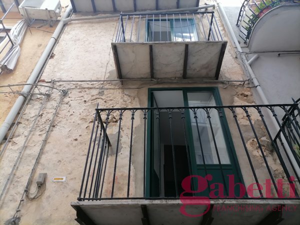 casa indipendente in vendita a Castelbuono