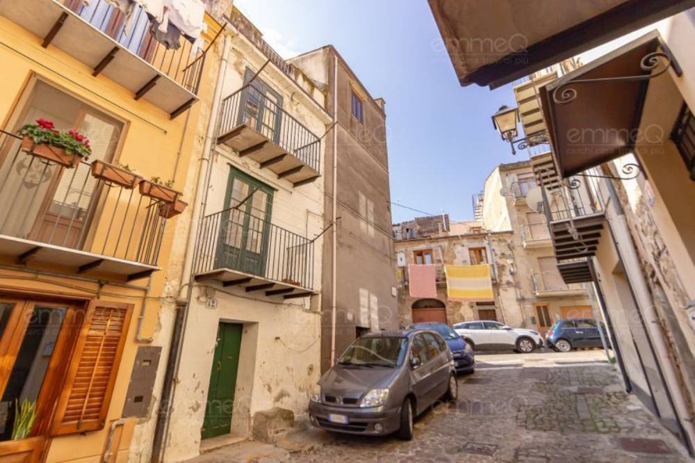 casa indipendente in vendita a Castelbuono