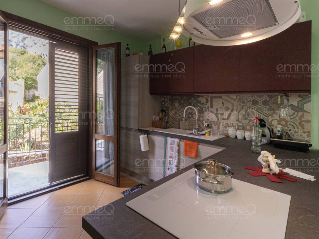 casa indipendente in vendita a Castelbuono