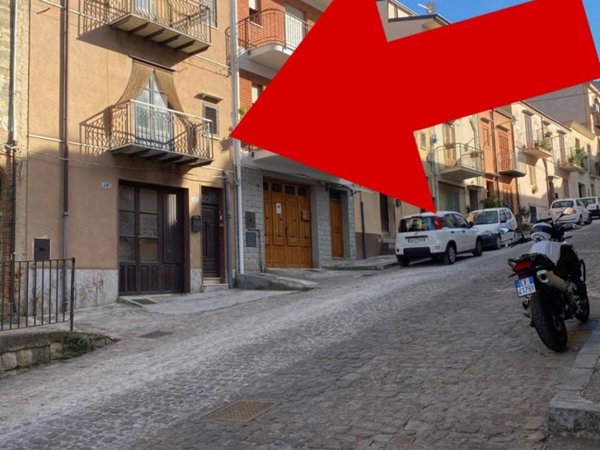 casa indipendente in vendita a Castelbuono