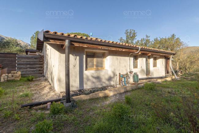 casa indipendente in vendita a Castelbuono
