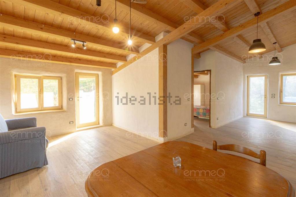 casa indipendente in vendita a Castelbuono
