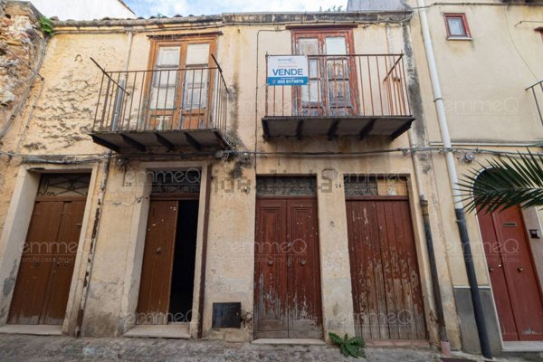 casa indipendente in vendita a Castelbuono
