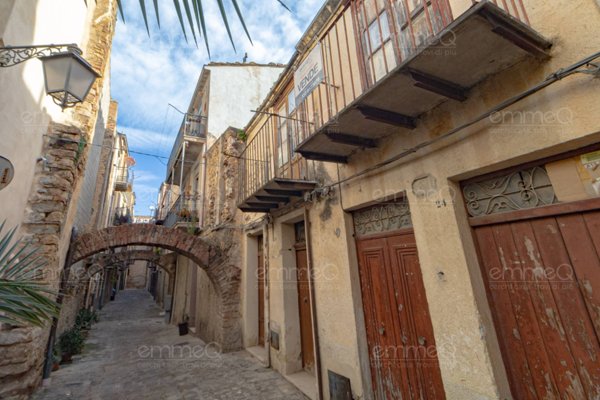 trivano in vendita a Castelbuono