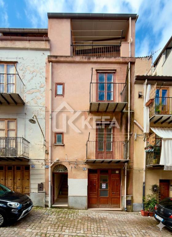 casa indipendente in vendita a Castelbuono