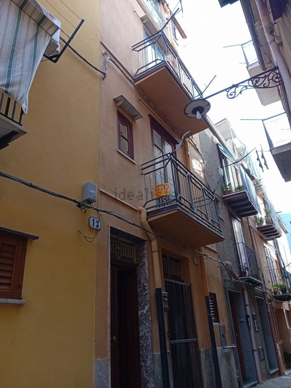 casa indipendente in vendita a Castelbuono