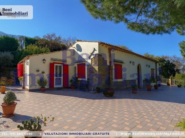 casa indipendente in vendita a Castelbuono