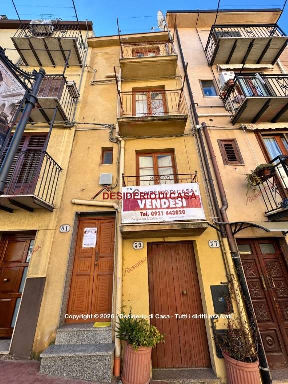 casa indipendente in vendita a Castelbuono