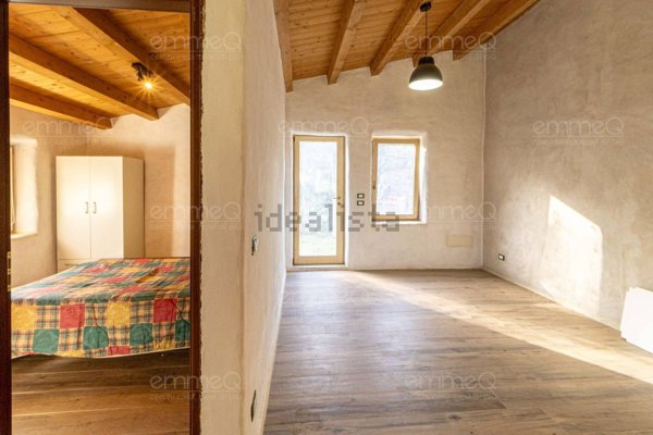 casa indipendente in vendita a Castelbuono