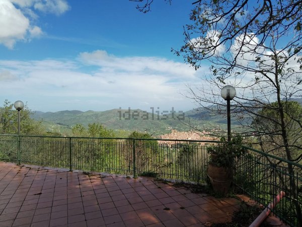 casa indipendente in vendita a Castelbuono