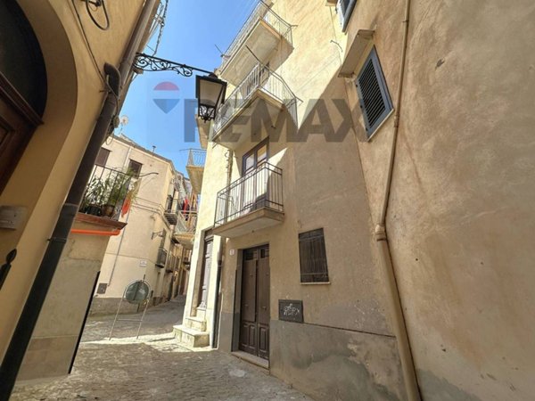 casa indipendente in vendita a Castelbuono