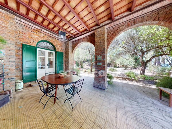 casa indipendente in vendita a Castelbuono