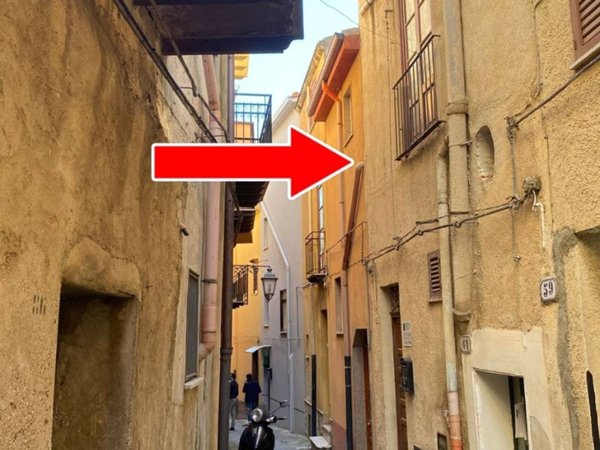 casa indipendente in vendita a Castelbuono