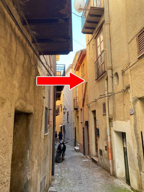 casa indipendente in vendita a Castelbuono