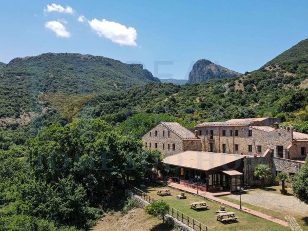 casa indipendente in vendita a Castelbuono