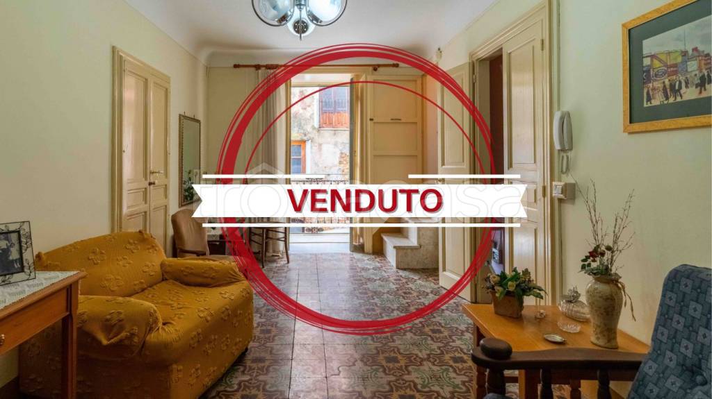 casa indipendente in vendita a Castelbuono
