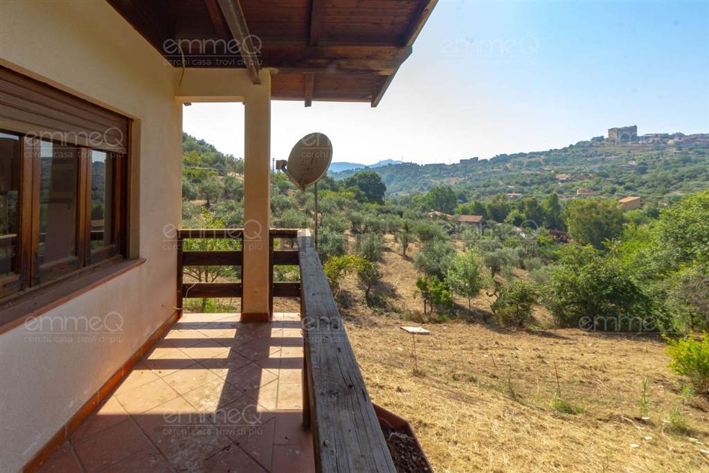 casa indipendente in vendita a Castelbuono