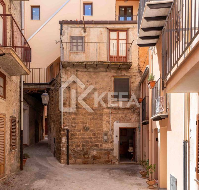 casa indipendente in vendita a Castelbuono