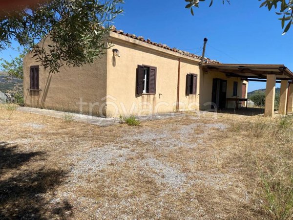 casa indipendente in vendita a Castelbuono