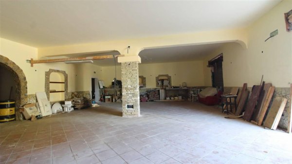 negozio in vendita a Casteldaccia