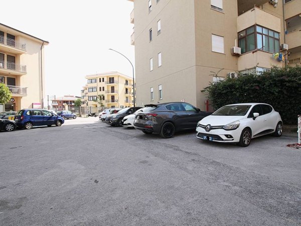 locale commerciale in vendita a Casteldaccia