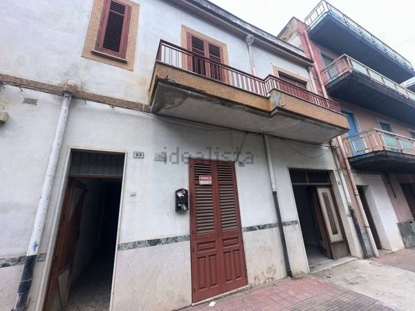 esavano in vendita a Casteldaccia