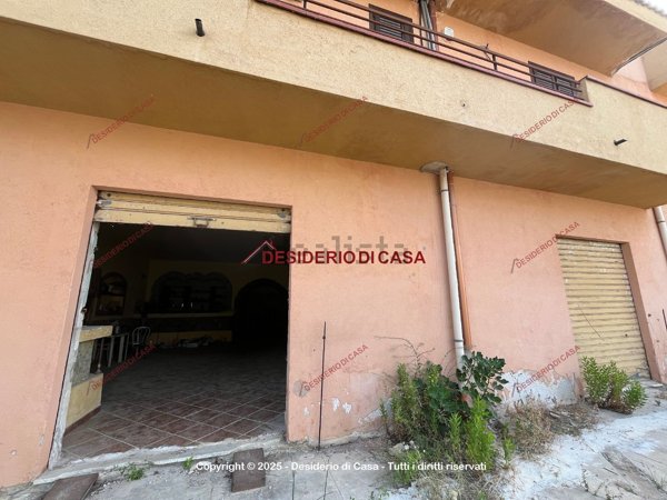 locale commerciale in vendita a Casteldaccia