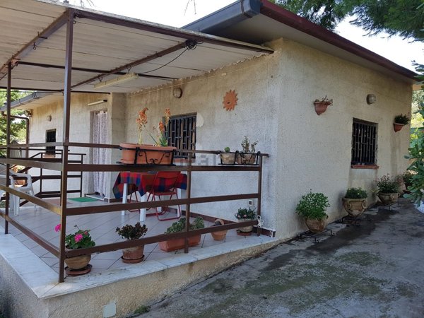 casa indipendente in vendita a Casteldaccia