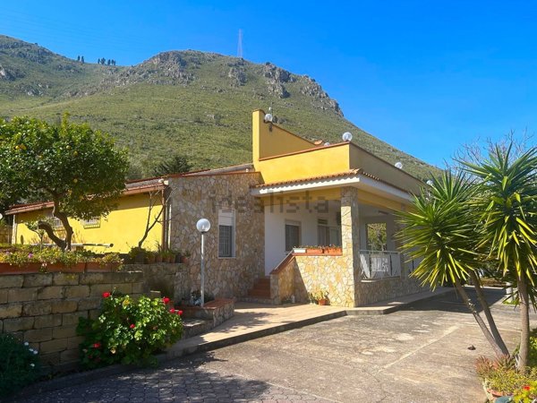 casa indipendente in vendita a Casteldaccia