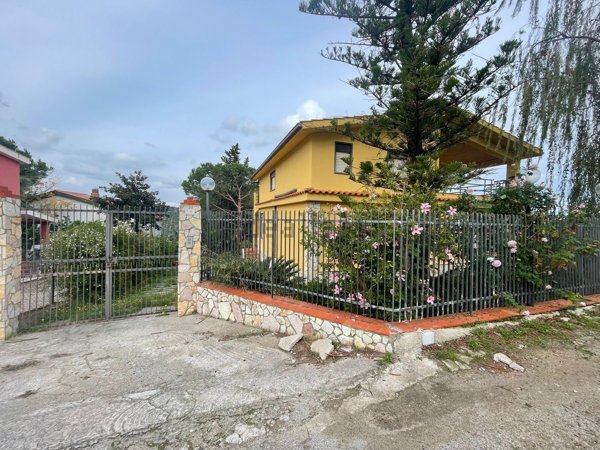 casa indipendente in vendita a Casteldaccia