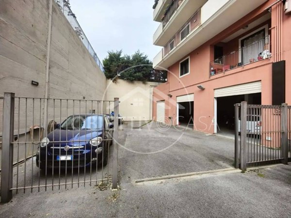 locale commerciale in vendita a Casteldaccia