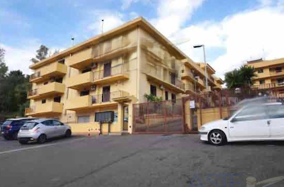 locale commerciale in vendita a Casteldaccia