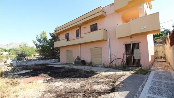 negozio in vendita a Casteldaccia