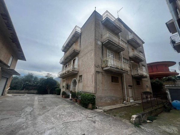 intera palazzina in vendita a Casteldaccia