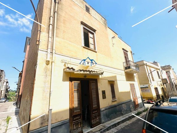 esavano in vendita a Casteldaccia