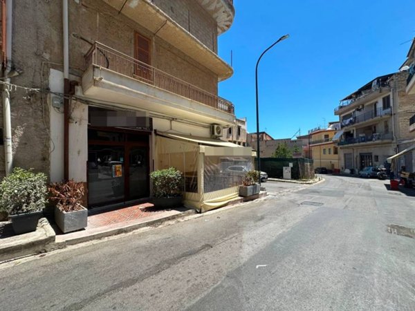 negozio in vendita a Casteldaccia