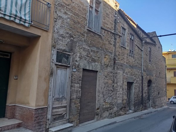 locale di sgombero in vendita a Casteldaccia