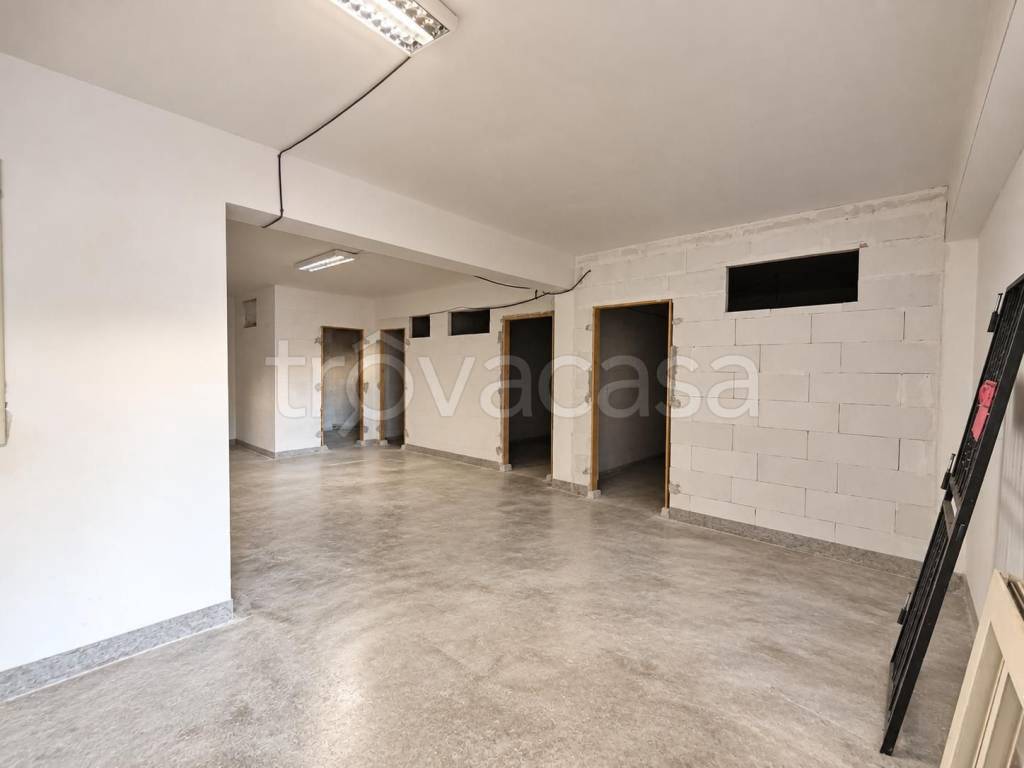 locale commerciale in vendita a Casteldaccia