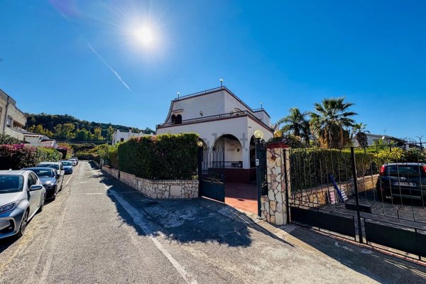 casa indipendente in vendita a Casteldaccia