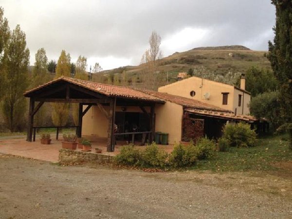 casa indipendente in vendita a Castellana Sicula in zona Nociazzi
