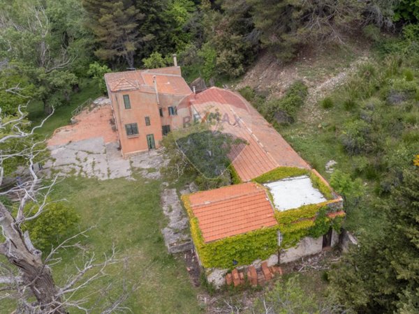 casa indipendente in vendita a Castellana Sicula in zona Nociazzi
