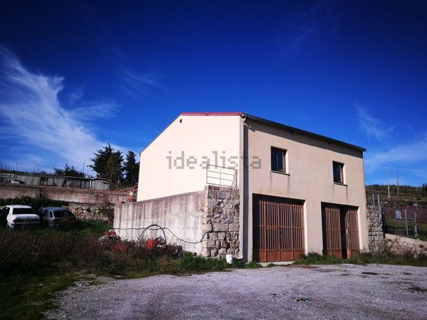 casa indipendente in vendita a Castellana Sicula