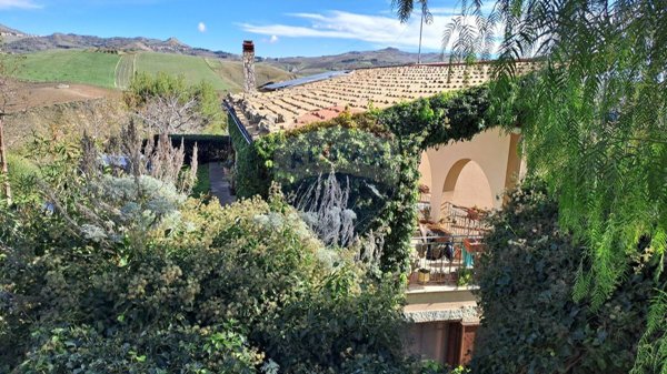 casa indipendente in vendita a Castellana Sicula