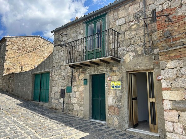 casa indipendente in vendita a Castellana Sicula