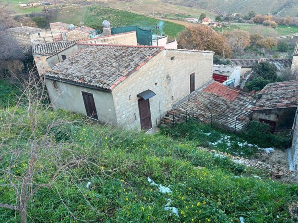 casa indipendente in vendita a Castellana Sicula