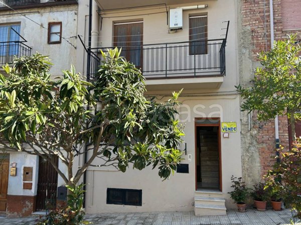 casa indipendente in vendita a Castellana Sicula
