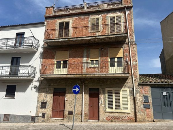 casa indipendente in vendita a Castellana Sicula