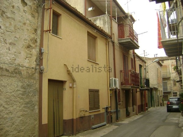 casa indipendente in vendita a Castellana Sicula